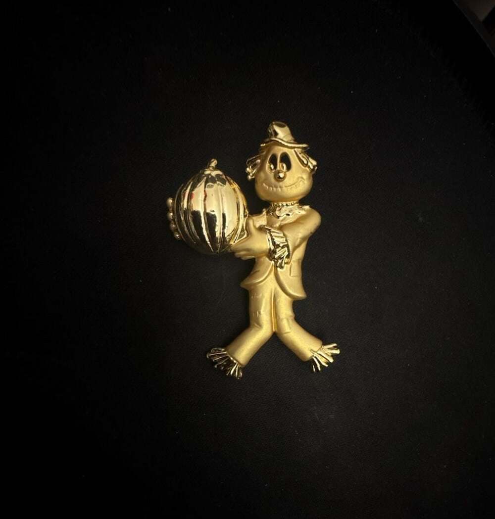 Danecraft Gold-Tone Scarecrow Holding Pumpkin Brooch